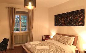 Cozy Apartment In A Historic Villa